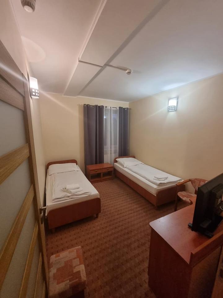 Hotel Jan Zgorzelec Bagian luar foto